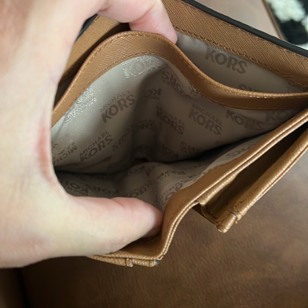 🕶️Michael Kors Caramel brown pebbled Leather small wallet - Picture 4 of 7